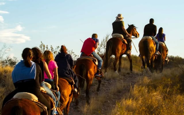 La Mejor Cabalgata al Atardecer y Asado en Mendoza