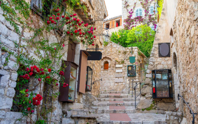 4-Day French Riviera Small Group Package Glamour & Villages