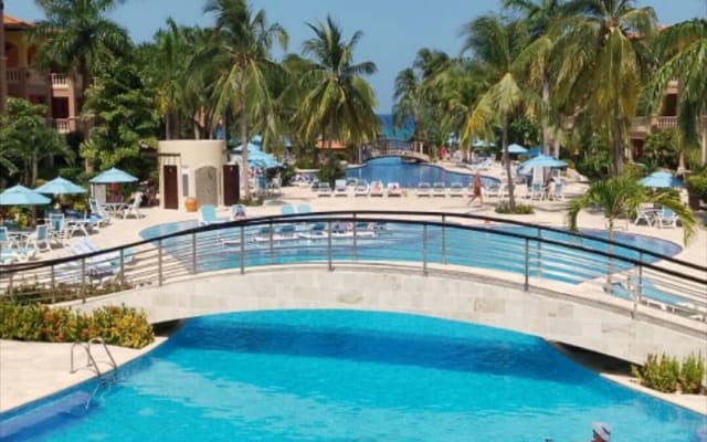 Infinity Bay Resort Day Pass Roatan All Inclusive