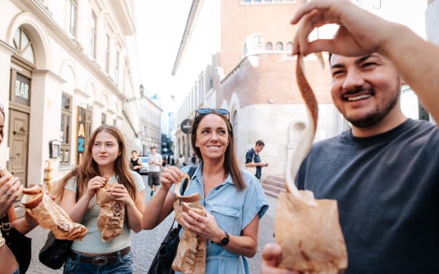 Budapest Food Tour: Local Tastings & Drinks