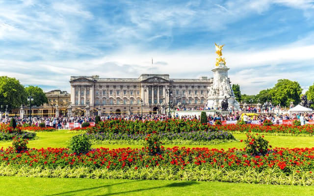 Royal London Walking Tour with Tower Access