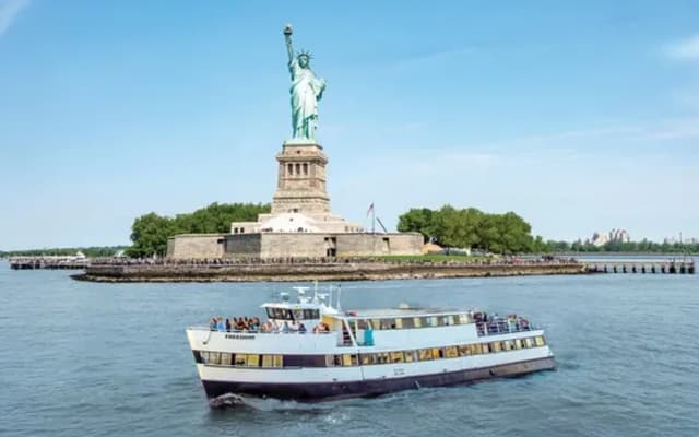 Statue of Liberty Sightseeing Cruise NYC