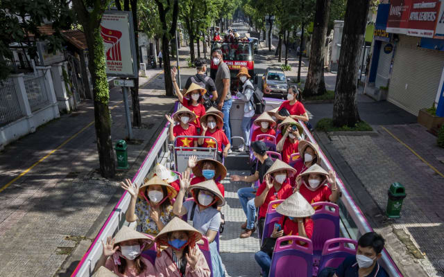 1HOUR TRIP AROUND HO CHI MINH CITY (SAIGON) ON THE DOUBLE DECKER BUS