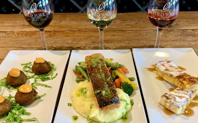 Gourmet Wine and Food Pairing Experience