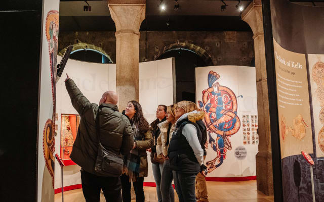 Private Dublin in a Day: Book of Kells, Guinness Brewery, Distillery & Castle