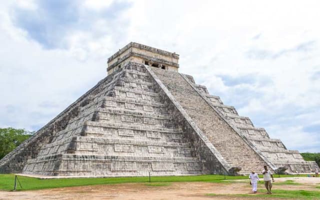 Chichen Itza tour + 2 Cenotes + Valladolid from Cancun