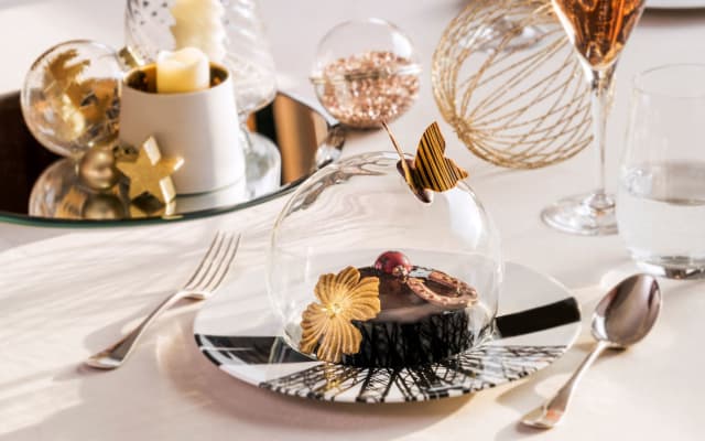 Luxury Seine River Cruise & Fine Dining in Paris