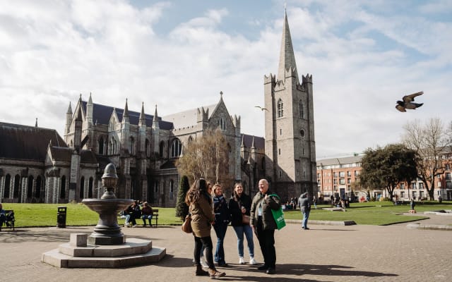 Dublin in a Day: Book of Kells, Guinness Brewery, Distillery & Castle
