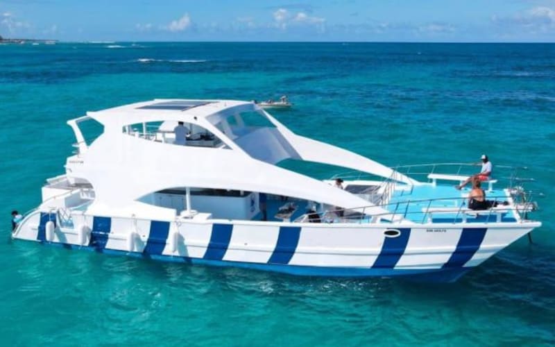 Yate de Fiesta Exclusivo Snorkel, Piscina Natural Reserva Ahora - main image