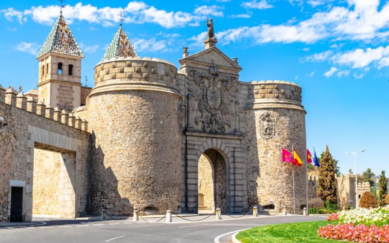 Toledo Explore 48-Hour Hop-On Hop-Off Bus Tour + Guided Walk & Tourist Bracelet - main image