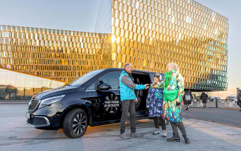 A Tour Guide from Your Friend in Reykjavik introducing themselves to travellers. 