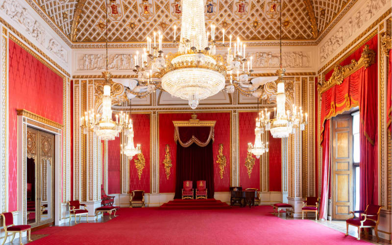 London: Buckingham Palace Staterooms & Royal Walking Tour - main image