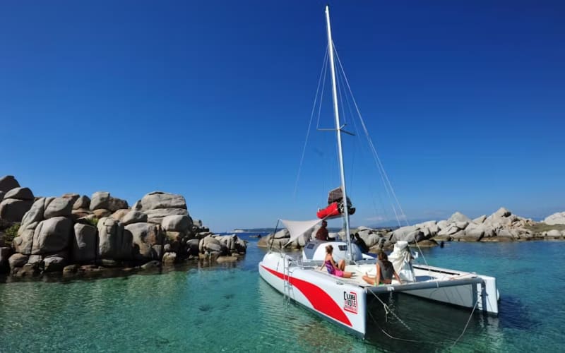 Balade en catamaran aux îles Lavezzi avec Snorkeling - main image