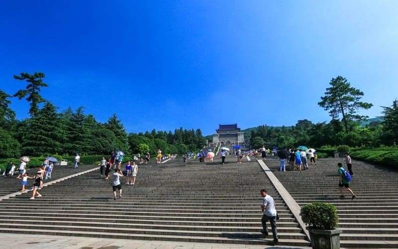 Nanjing Private Flexible Day Tour with Professional Guide and Driver Service - main image