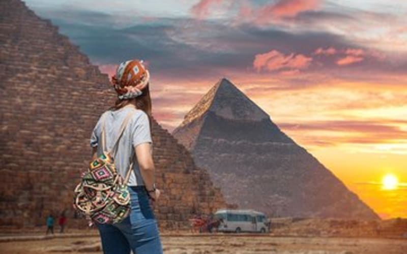 Female Guided Pyramids, Museum & Bazaar Private Tour - main image