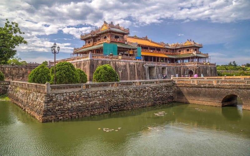 14 days Vietnam bicycling tour - main image