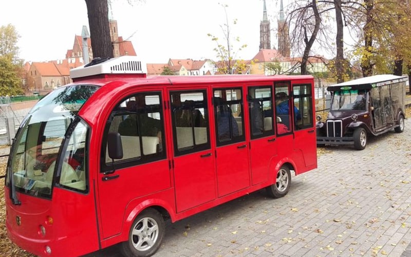 Breslau Rundfahrt mit E-Auto, 2 h (English-Guide) Gruppe 7-12 Personen - main image