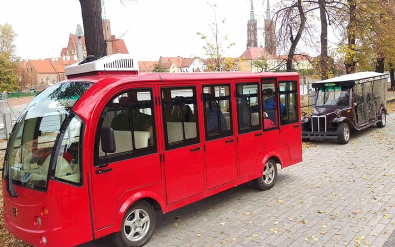 Breslau Rundfahrt mit E-Auto, 2 h (English-Guide) Gruppe 5-6 Personen - main image
