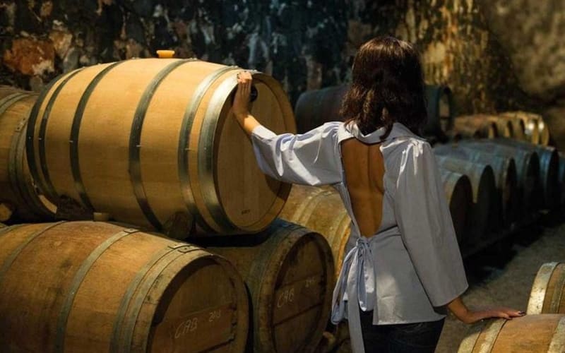 Discover the Pure Cretan Olive Oil, Wine & Beer - main image