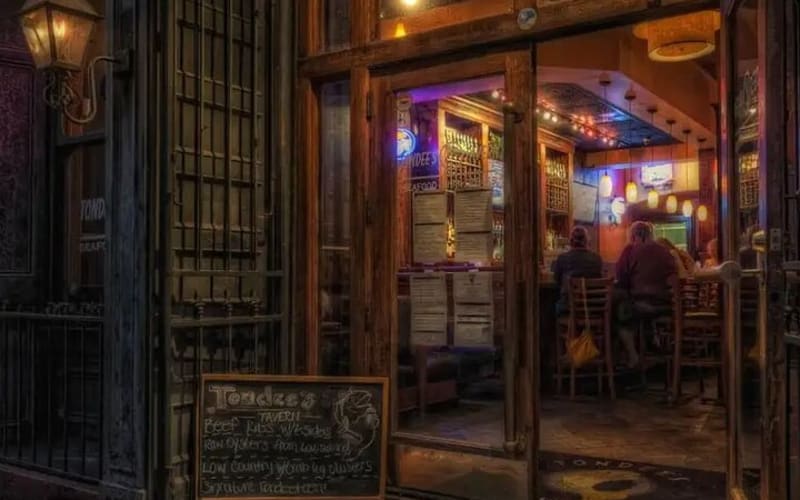 Savannah Haunted Pub Crawl Walking Tour - main image