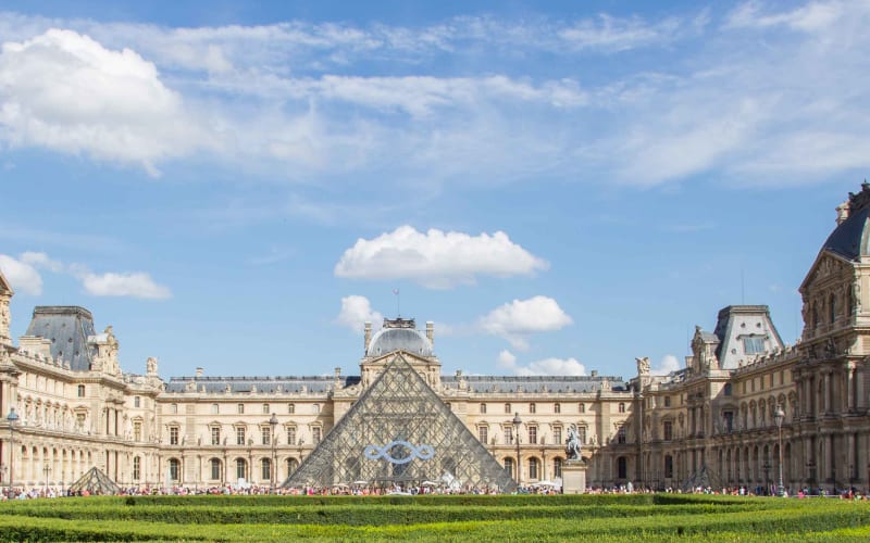 Paris: Louvre Museum Guided Tour with Skip the Line Entrance - main image