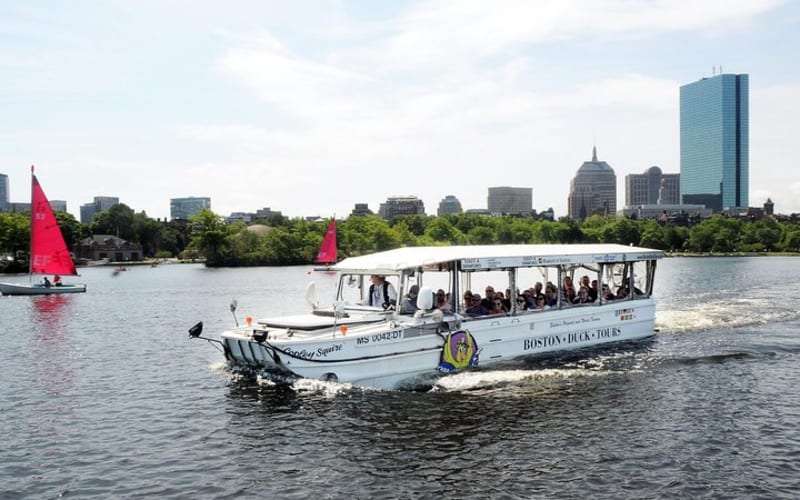 Boston Duck Boat Sightseeing City Tour with Cruise Along Charles River - main image