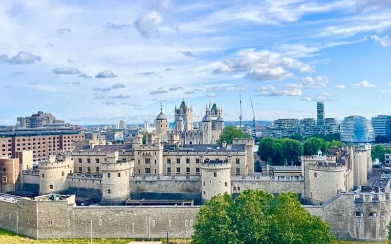Tower of London Private Tour for Families and Friends - main image