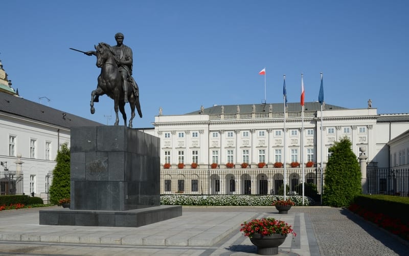 Warsaw's Old Town: Walking Audio Tour on Mobile App - main image