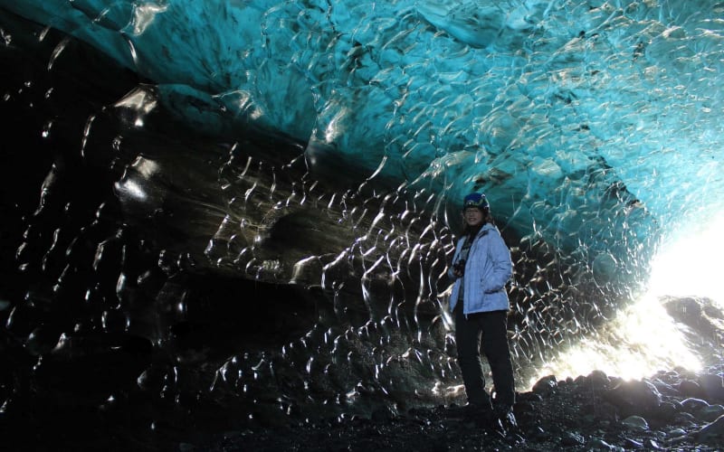 Reykjavik: 4-Day Winter Minibus Tour | South Coast, Golden Circle, Ice Cave & More - main image