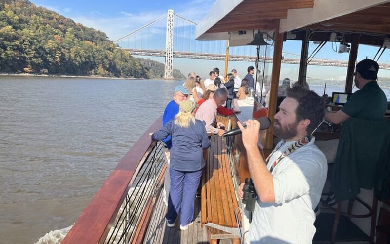Grand Palisades Fall Foliage Cruise in New York - main image