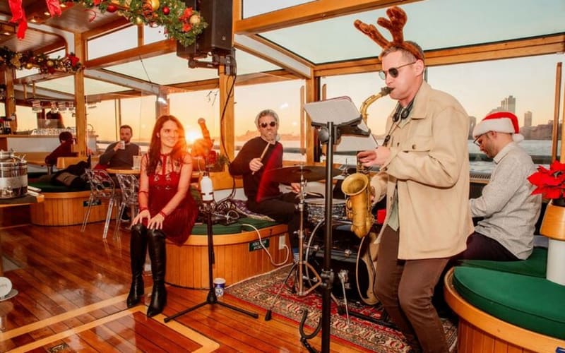 Shared Traditional Music and Hymns Christmas Tour in New York - main image