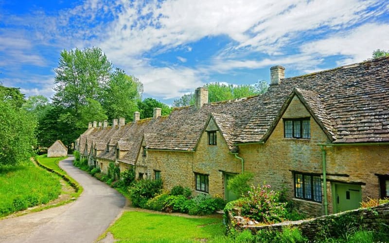 Bath and Cotswolds Guided Tour from London - main image