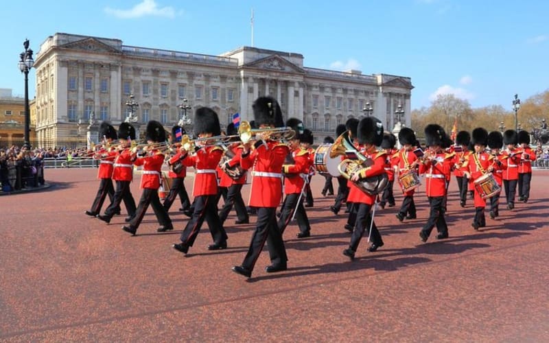 Royal London, Buckingham Palace,Changing of the Guard &Snack Pack - main image