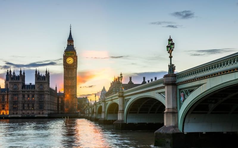 London Sights and Sounds on Christmas Day with Sung Eucharist - main image
