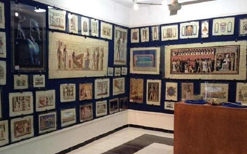 Shopping private tour to papyrus perfume bazaars cotton - main image
