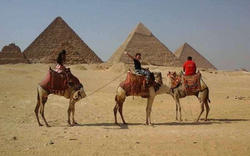 Full-Day Giza Pyramids and Egyptian Museum and Bazaar - main image