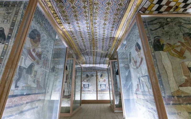 Hatshpsute Temple Day Tour to Luxor - main image