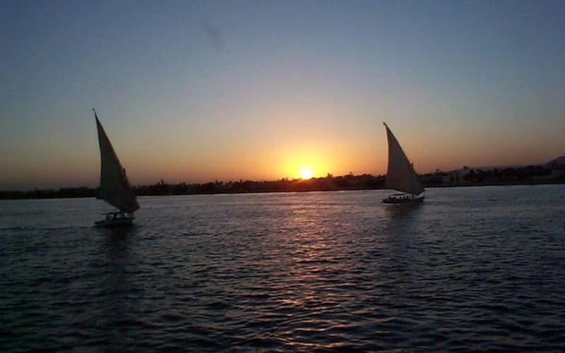 Short Felucca Ride on The Nile River and Dinner Cruise - main image