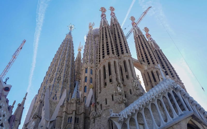 Sagrada Familia & Park Güell Guided Tour - main image