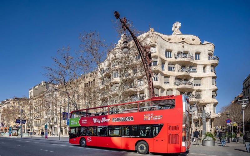 Barcelona Shore Excursion: City Hop-On Hop-Off Tour - main image