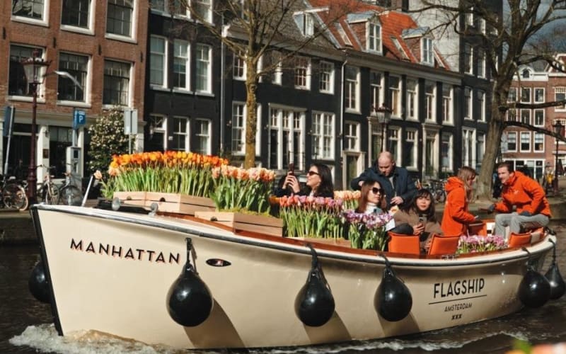 Exclusive Tulip Canal Cruise in Amsterdam - main image