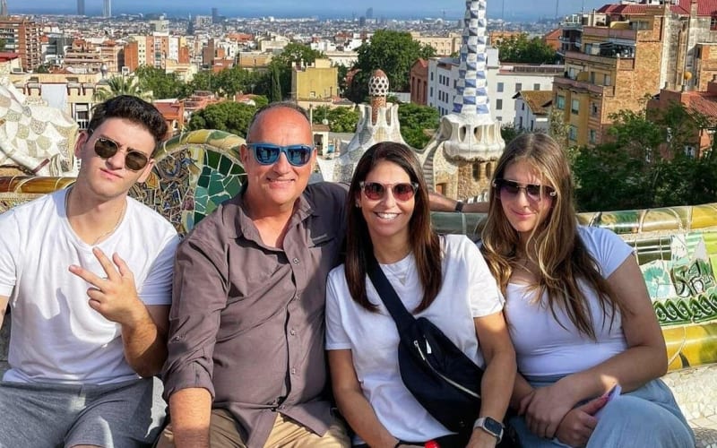 Private Sagrada Familia & Park Guell Guided Tour - main image