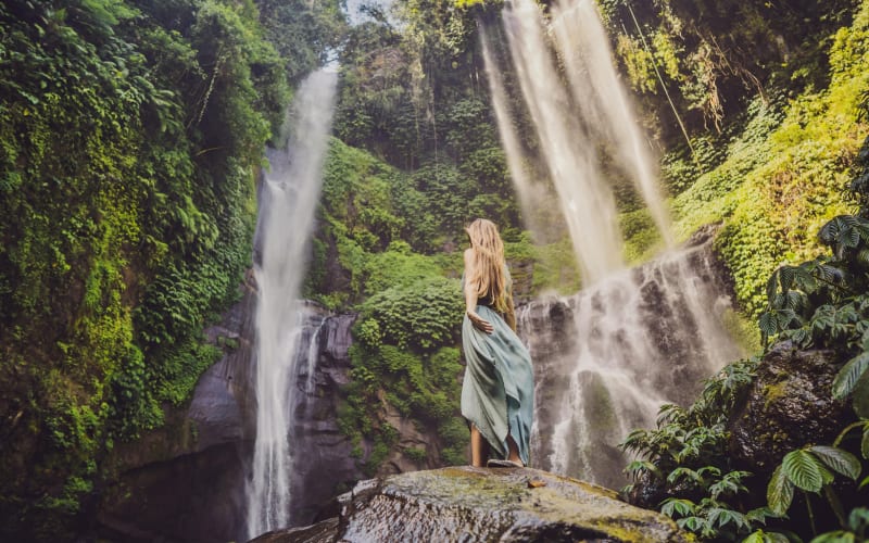 Sekumpul Waterfall & Ulun Danu Temple Tour - main image