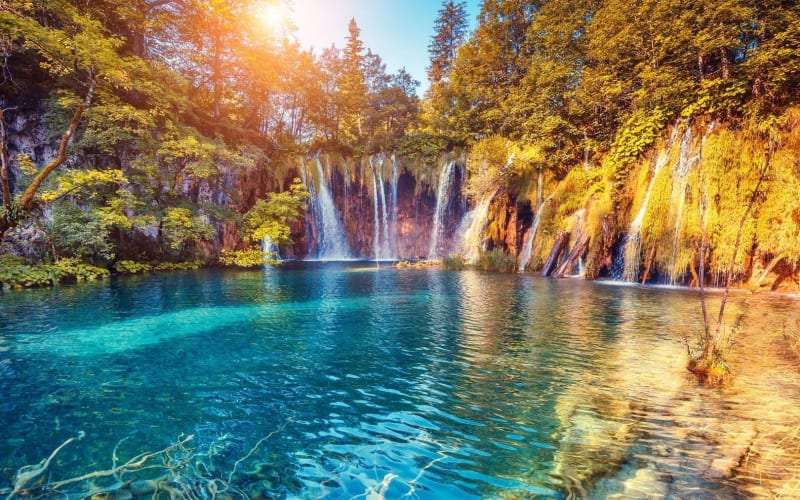 Split to Zagreb Transfer with Plitvice Lakes Entry - main image