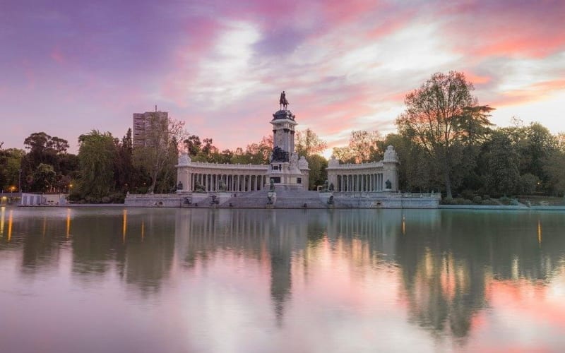 Cibeles Palace & Retiro Park Private Tour - main image