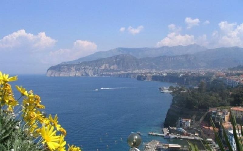 Naples, Pompeii & Sorrento Full-Day Tour - main image