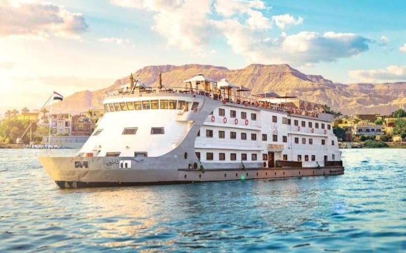 Luxurious Nile River Cruise from Luxor to Aswan - main image