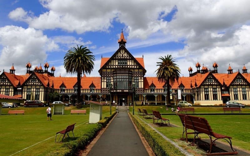 Auckland to Hobbiton, Waitomo, Rotorua & Taupo 2-Day Tour - main image