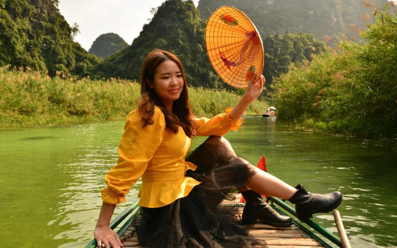 Ninh Binh Day Tour: Hoa Lu, Am Tien Cave & Trang An Boat Ride - main image