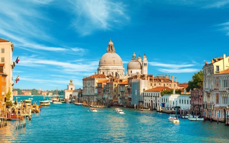 Shared Transfer: Venice Hotels to Train or Bus Station - main image